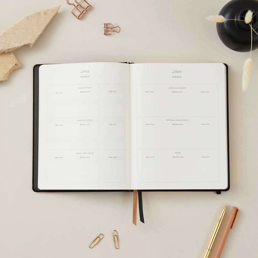 Blush & Gold - 2025 Weekly Planner - Black