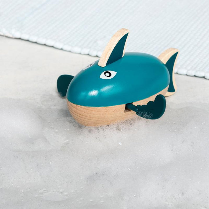 Rex London - Traditional Wooden Wind Up Bath Toy - Shark