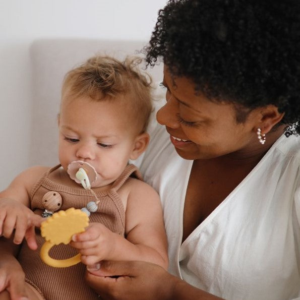 Mushie - Teether - Lion - Soft Yellow