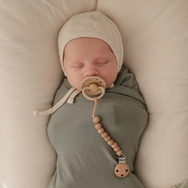 Mushie - Silicone Pacifier Clip - Hera Faux Wood