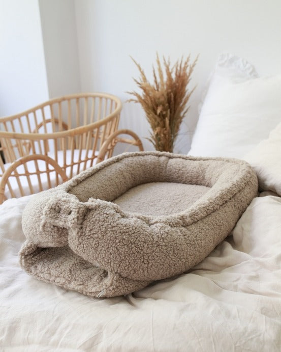 Babyly - Teddy Baby Nest - Taupe - Mabel & Fox