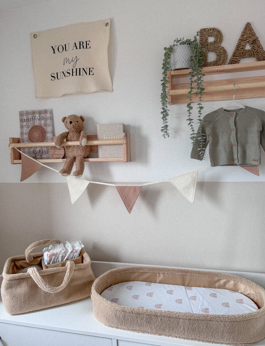 Mabel & Fox - Teddy Changing Basket - Biscuit